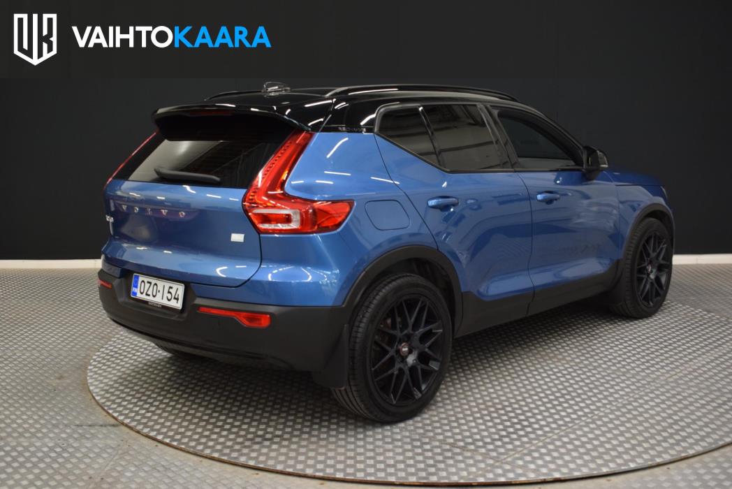 VOLVO XC40 2021