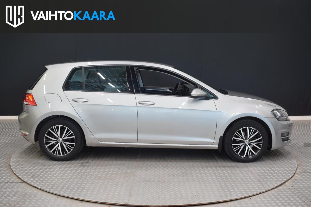 VOLKSWAGEN Golf 2016