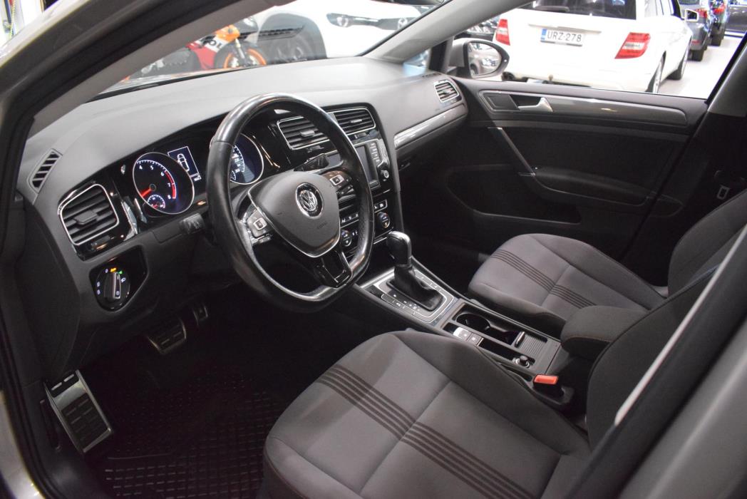 VOLKSWAGEN Golf 2016