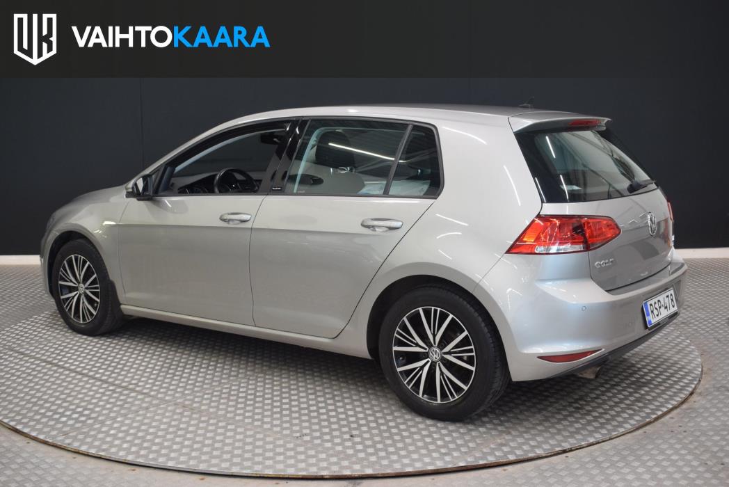 VOLKSWAGEN Golf 2016