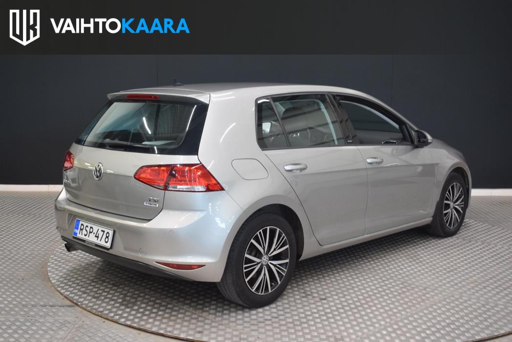 VOLKSWAGEN Golf 2016