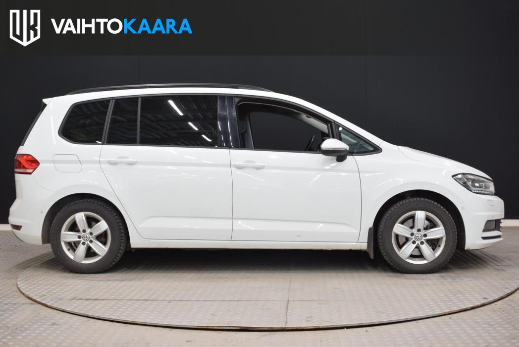 VOLKSWAGEN Touran 2018