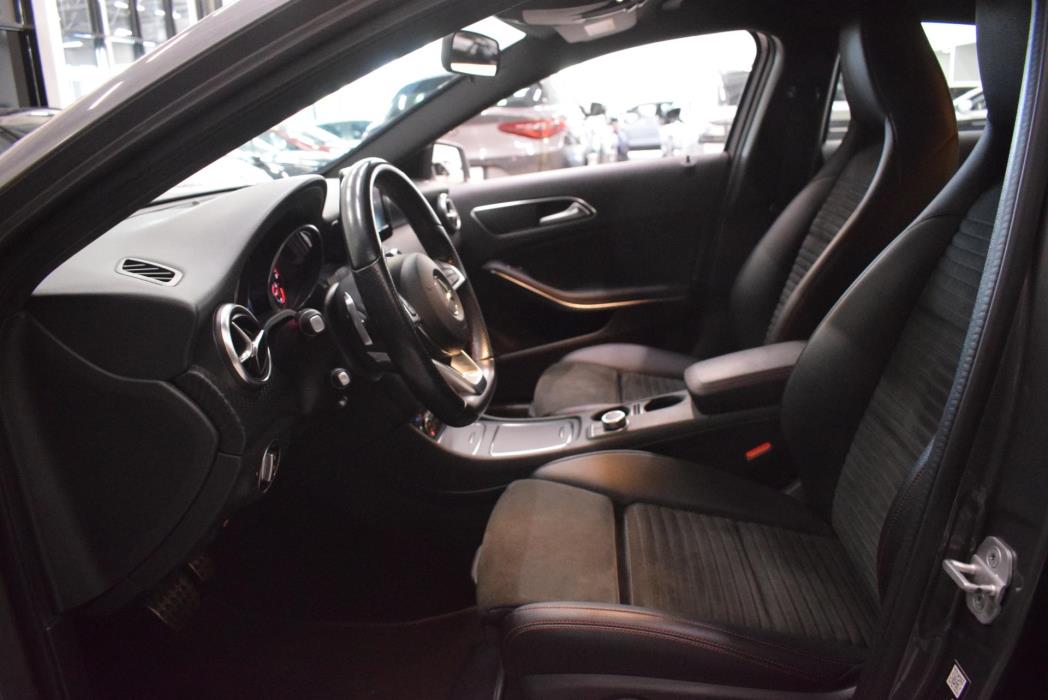 MERCEDES-BENZ A 2017