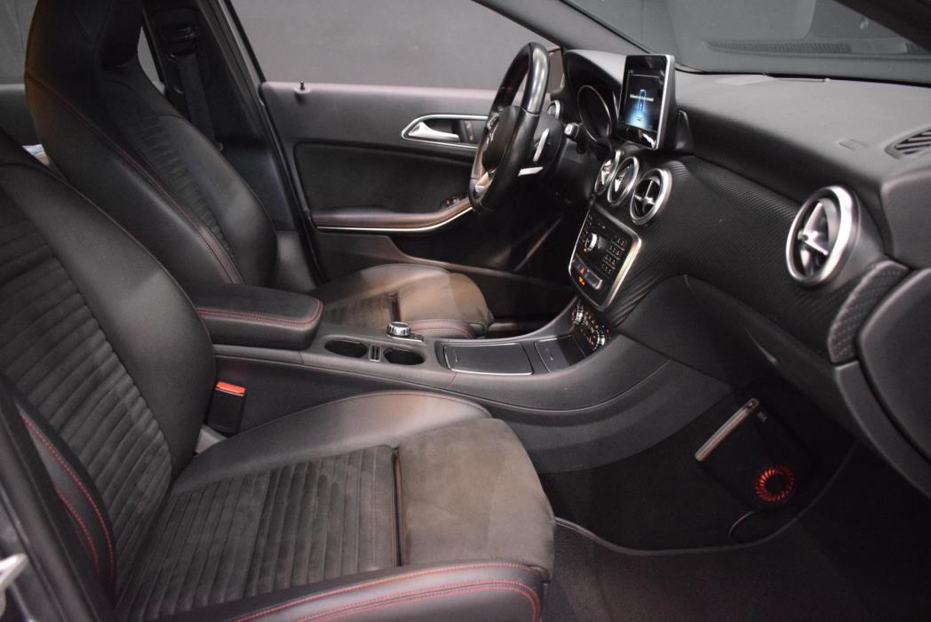 MERCEDES-BENZ A 2017
