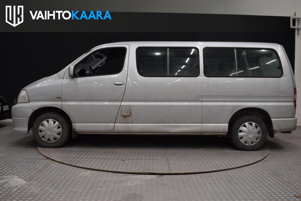 TOYOTA Hiace 2009