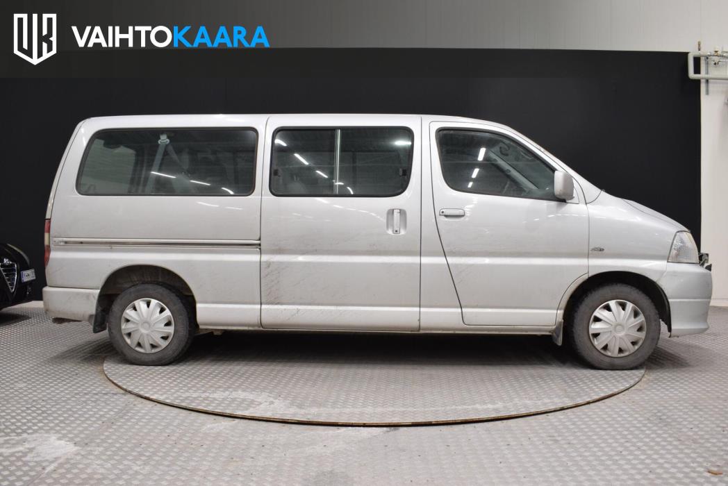 TOYOTA Hiace 2009