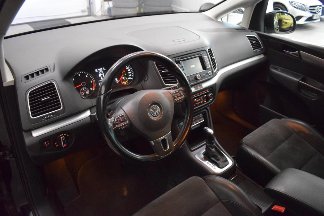 VOLKSWAGEN Sharan 2012