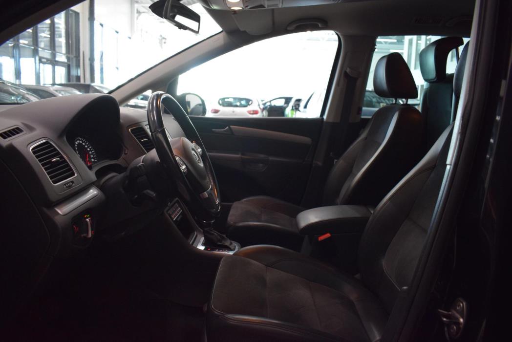VOLKSWAGEN Sharan 2012