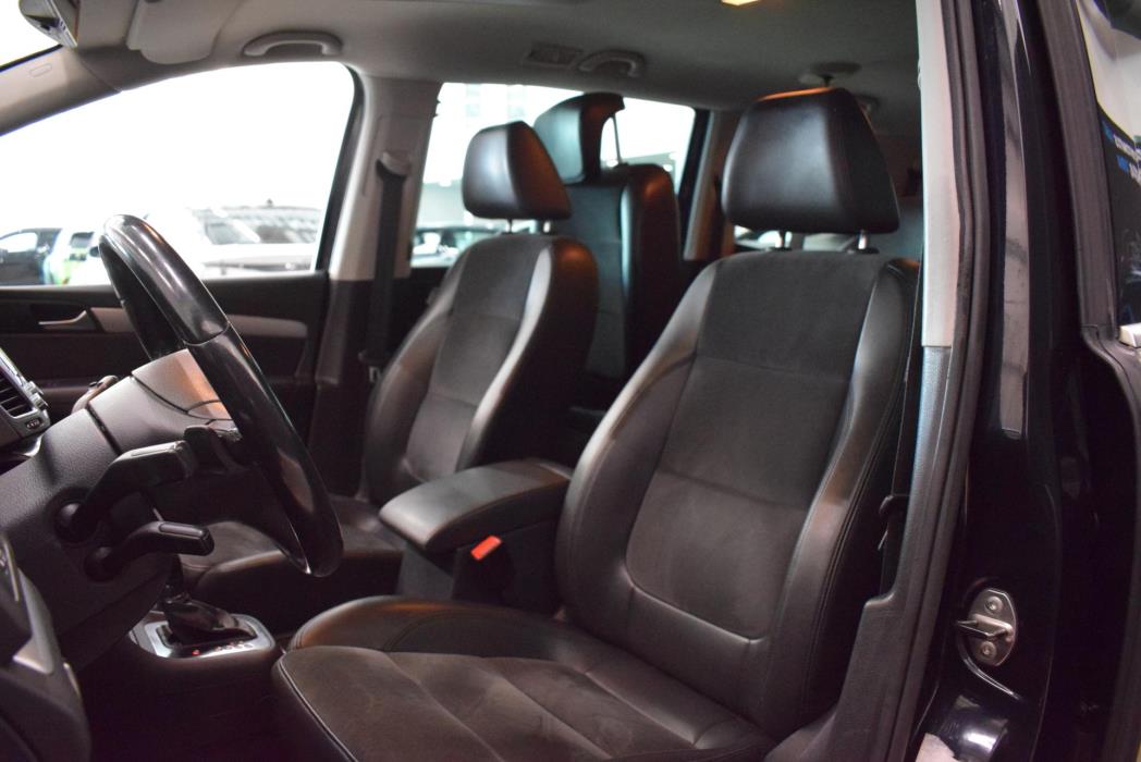 VOLKSWAGEN Sharan 2012