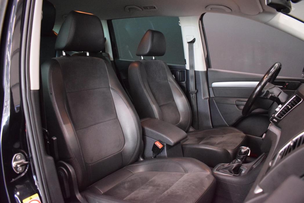 VOLKSWAGEN Sharan 2012