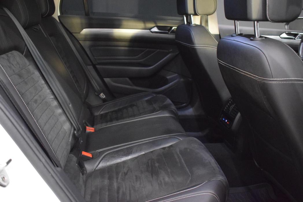 VOLKSWAGEN Passat 2021