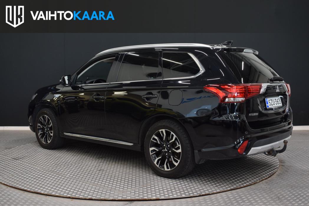 MITSUBISHI Outlander PHEV 2016