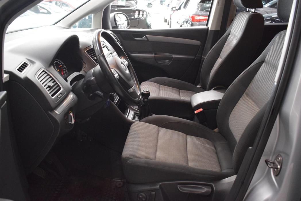 VOLKSWAGEN Sharan 2012