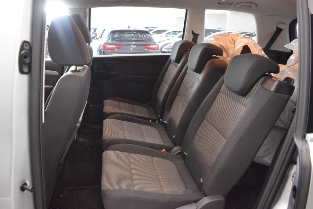 VOLKSWAGEN Sharan 2012