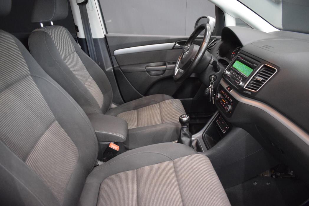 VOLKSWAGEN Sharan 2012