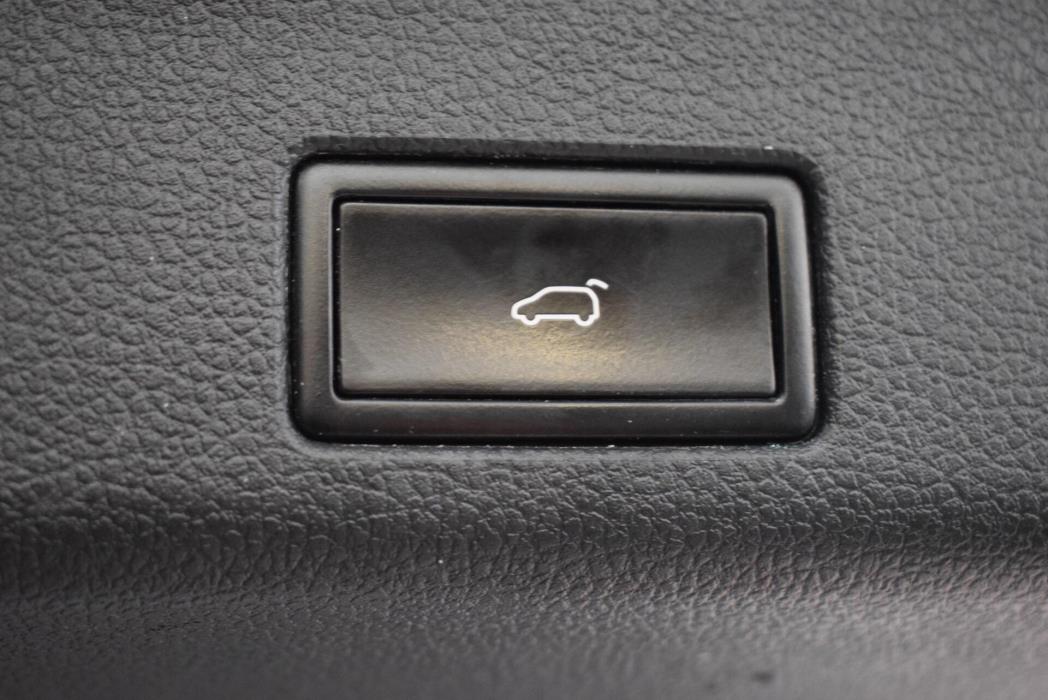 VOLKSWAGEN Sharan 2012