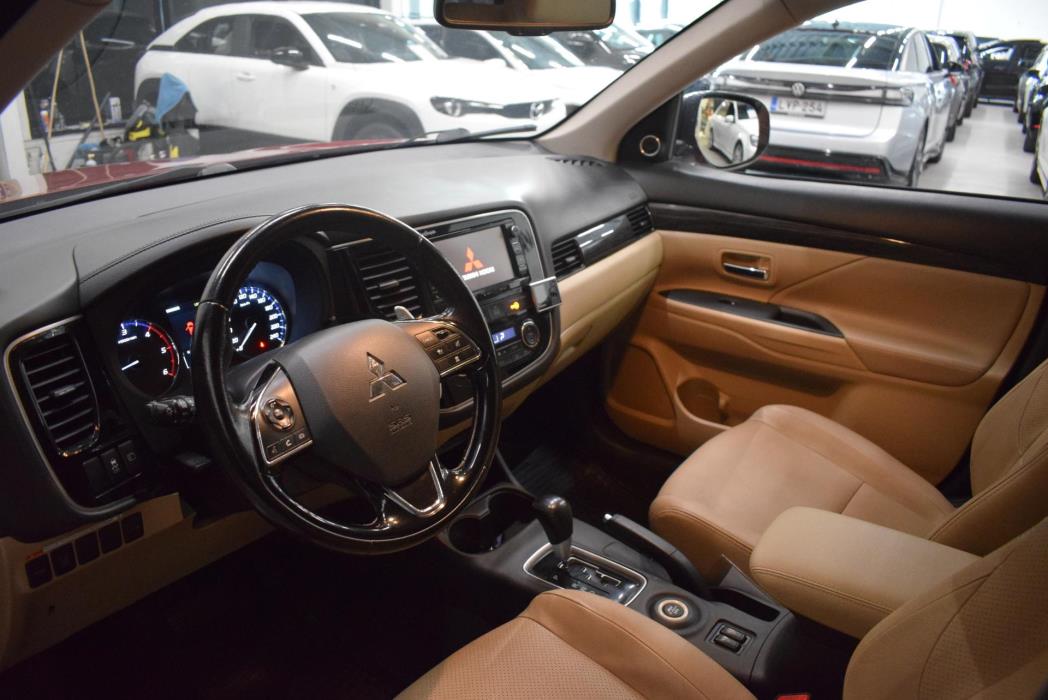 MITSUBISHI Outlander 2015