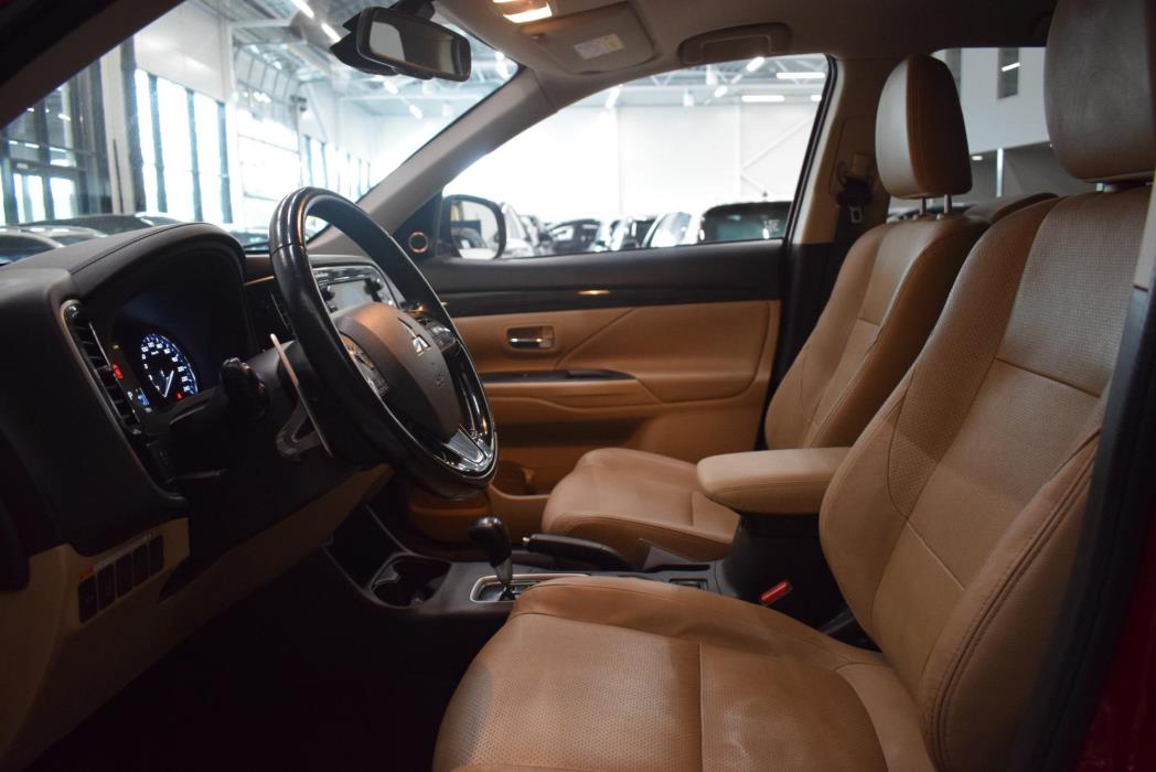 MITSUBISHI Outlander 2015