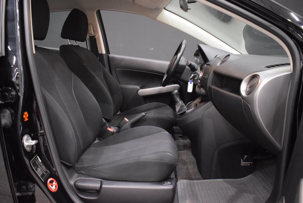 MAZDA 2 2009