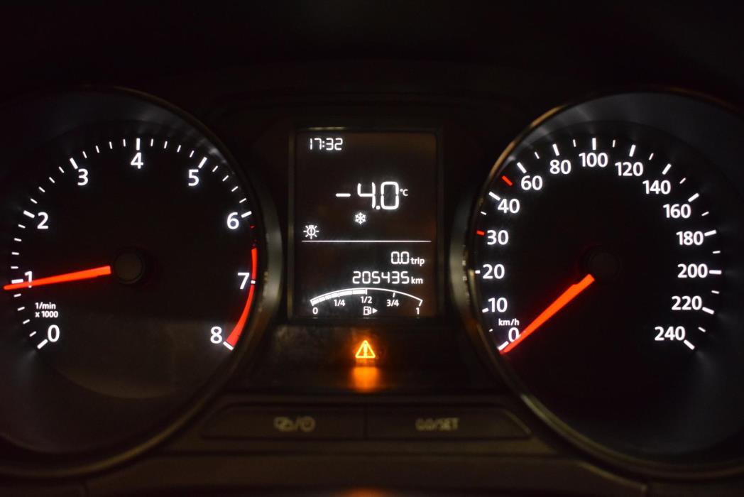 VOLKSWAGEN Polo 2016