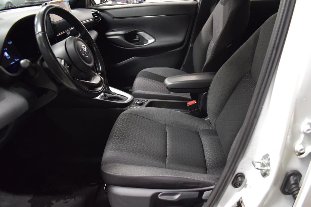 TOYOTA Yaris Cross 2023