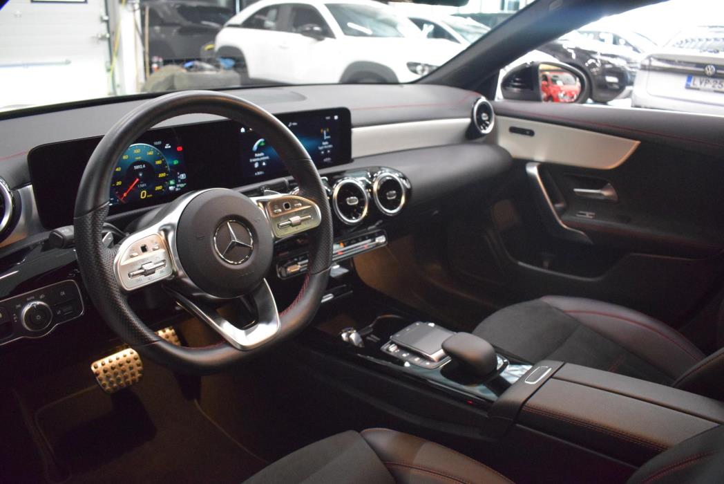 MERCEDES-BENZ CLA 2023