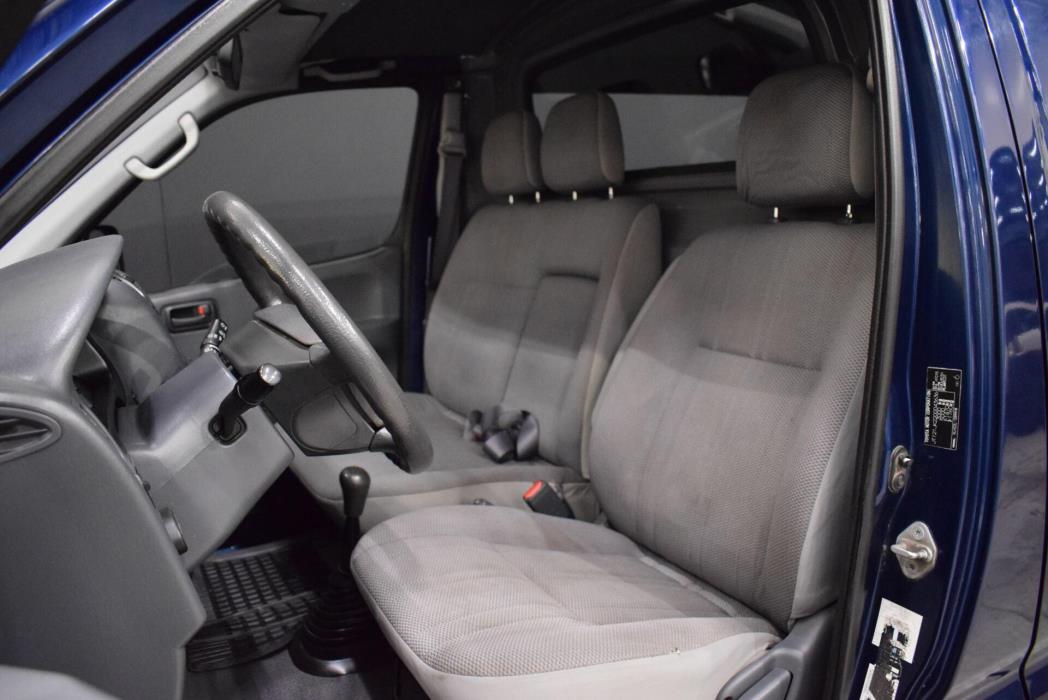 TOYOTA Hiace 2008
