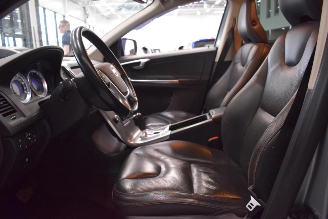 VOLVO XC60 2012