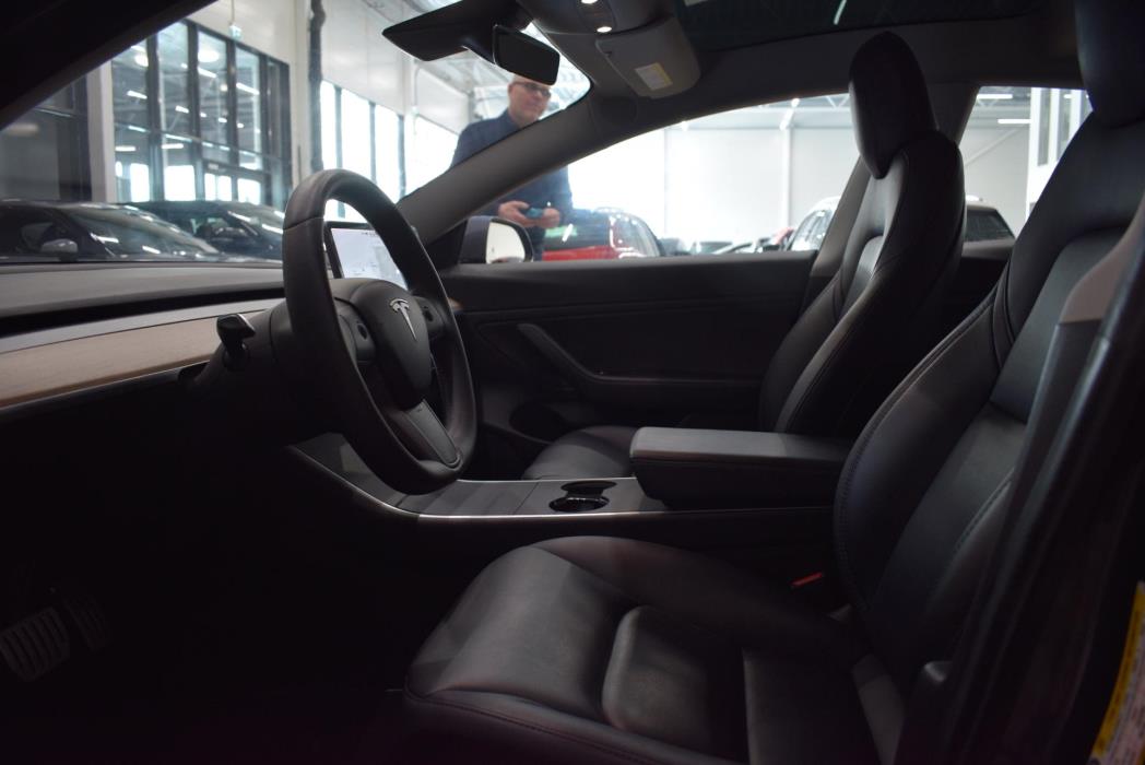 TESLA Model 3 2020