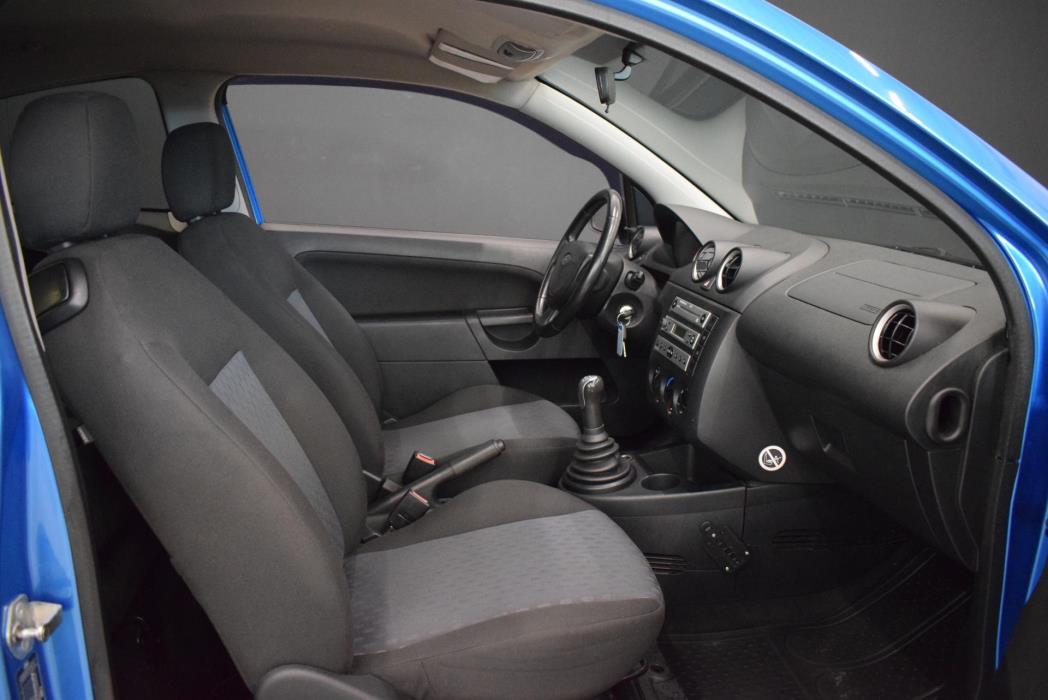 FORD Fiesta 2004