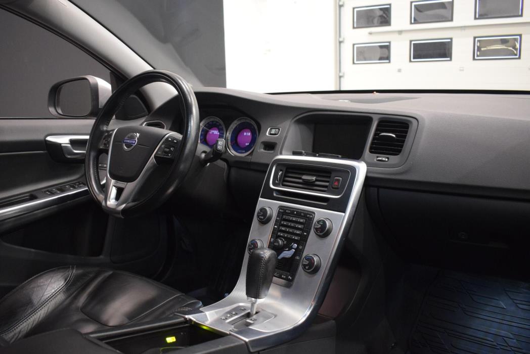 VOLVO V60 2011