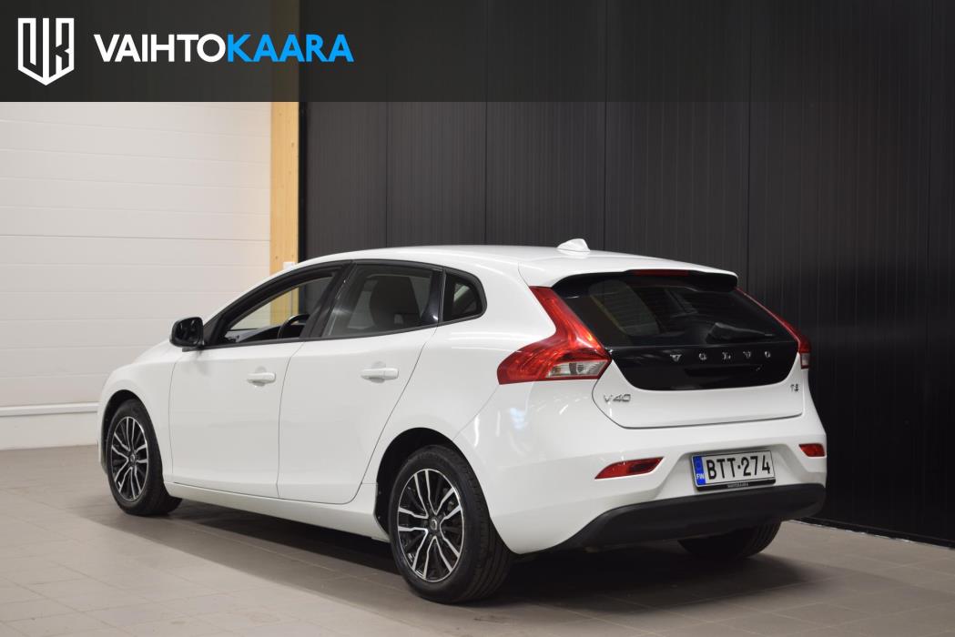 VOLVO V40 2017