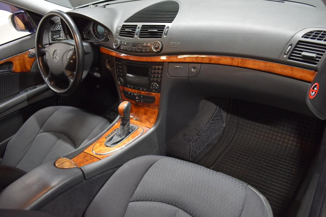 MERCEDES-BENZ E 2003