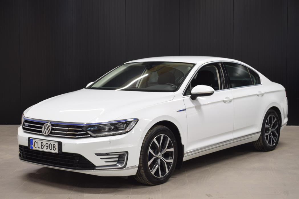VOLKSWAGEN Passat 2018