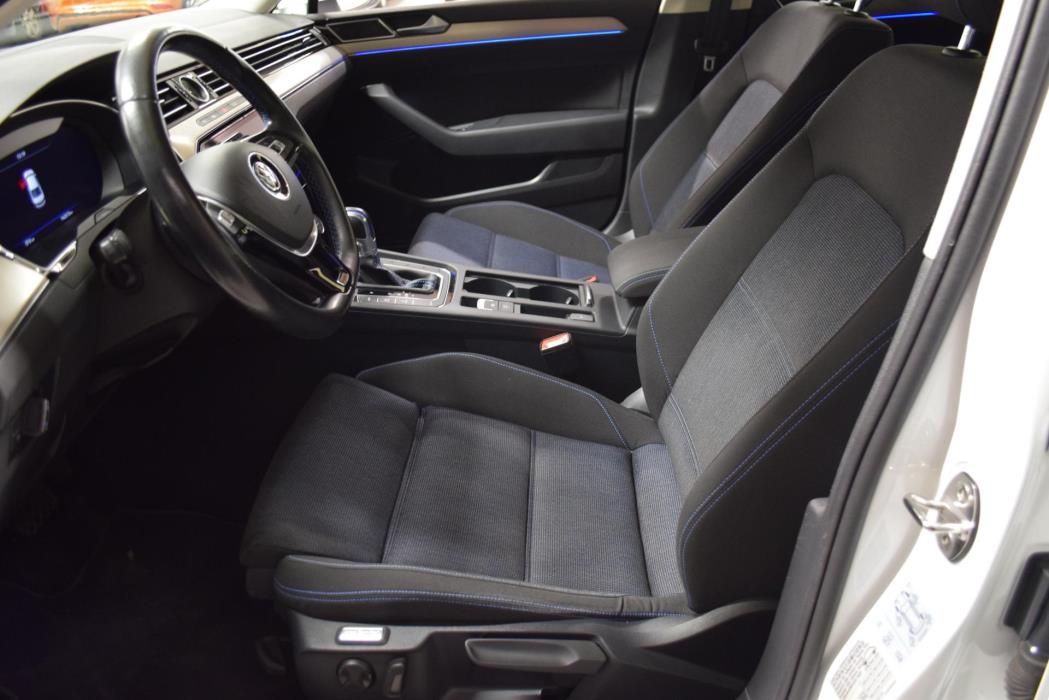 VOLKSWAGEN Passat 2018