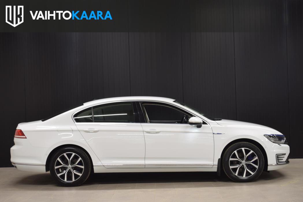 VOLKSWAGEN Passat 2018