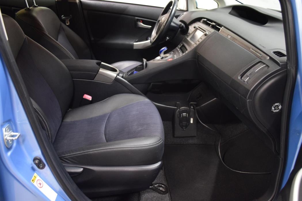 TOYOTA Prius Plug-in Hybrid 2013
