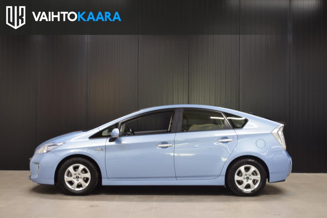 TOYOTA Prius Plug-in Hybrid 2013