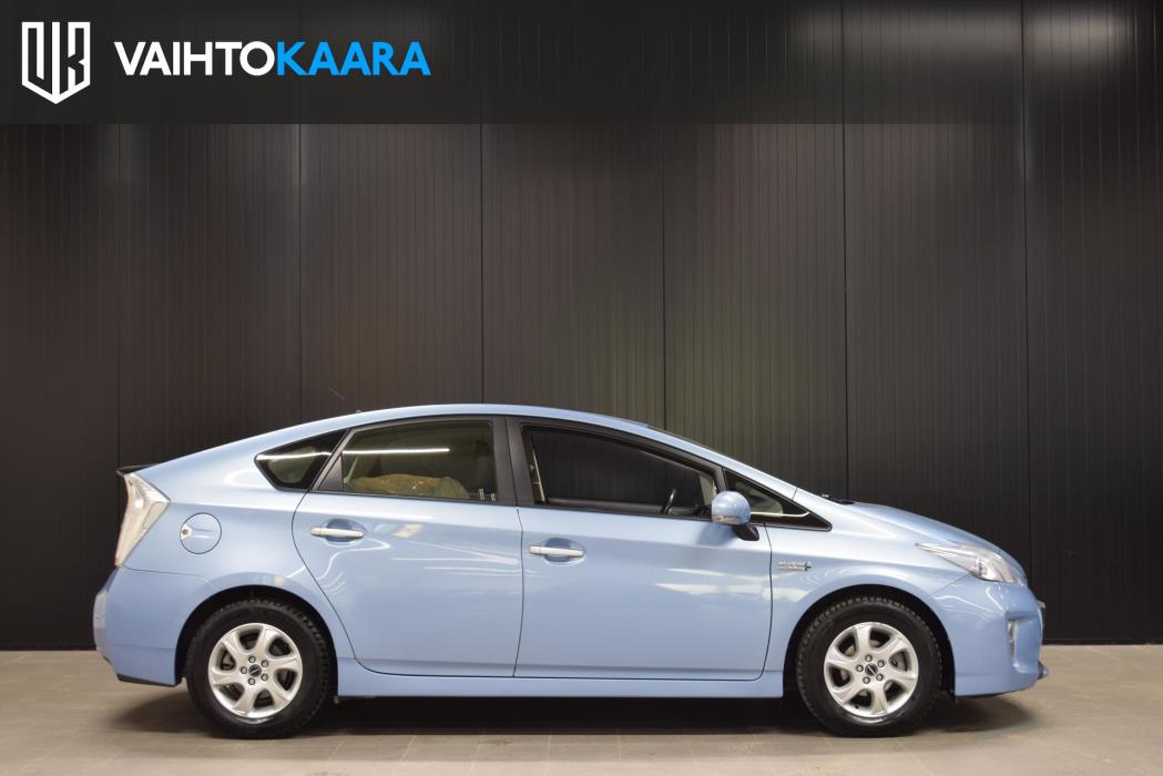 TOYOTA Prius Plug-in Hybrid 2013