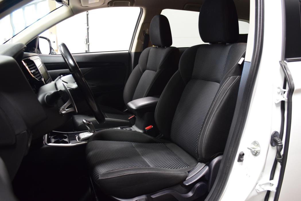 MITSUBISHI Outlander 2020