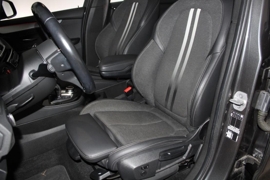 BMW 218 2023
