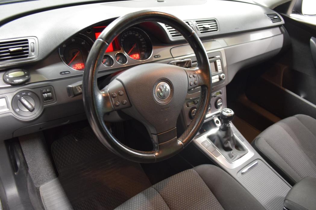 VOLKSWAGEN Passat 2007