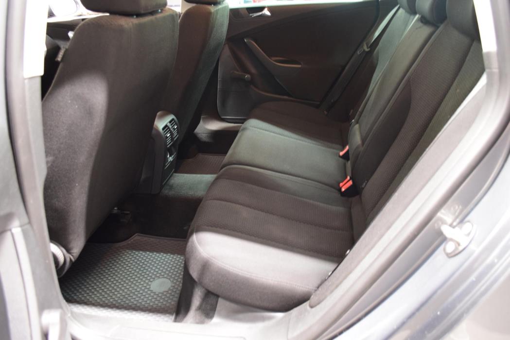 VOLKSWAGEN Passat 2007