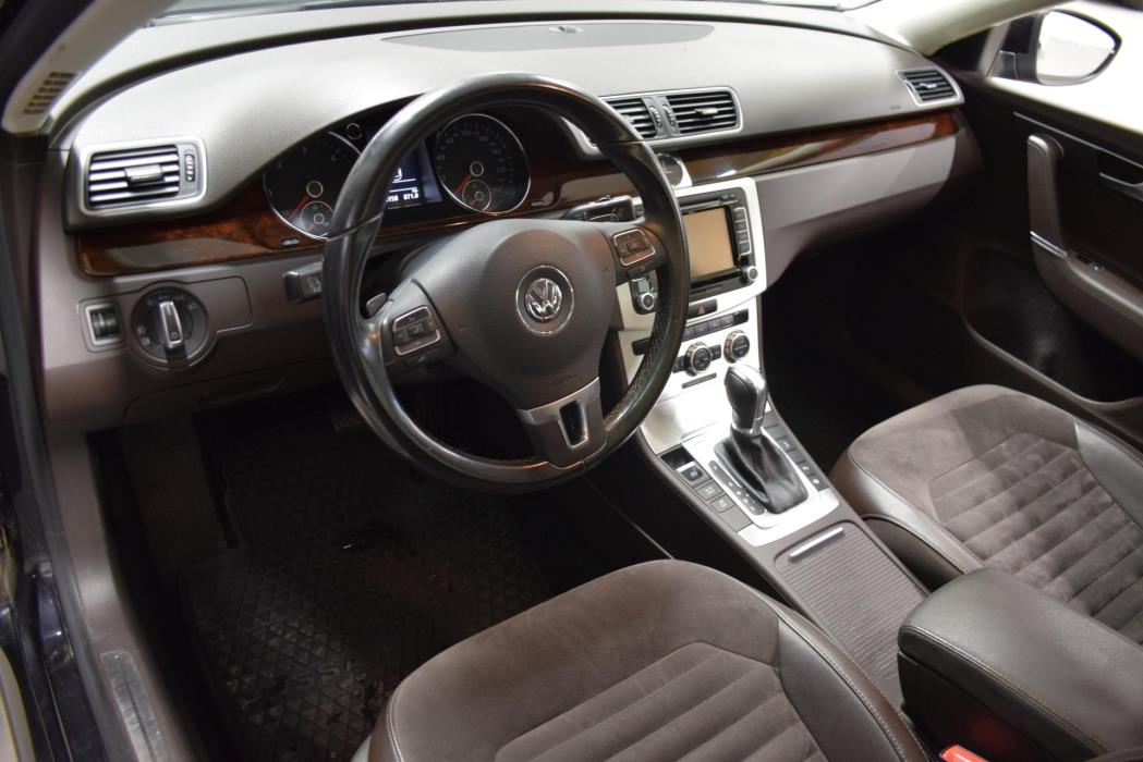 VOLKSWAGEN Passat 2014