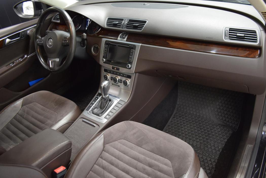 VOLKSWAGEN Passat 2014