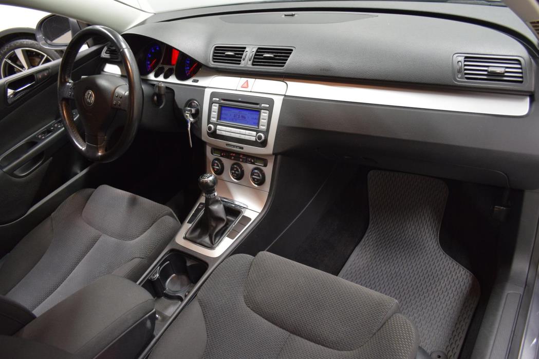 VOLKSWAGEN Passat 2008