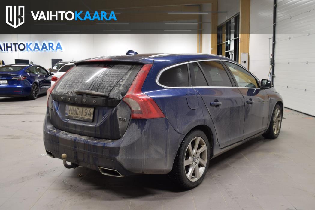 VOLVO V60 2015