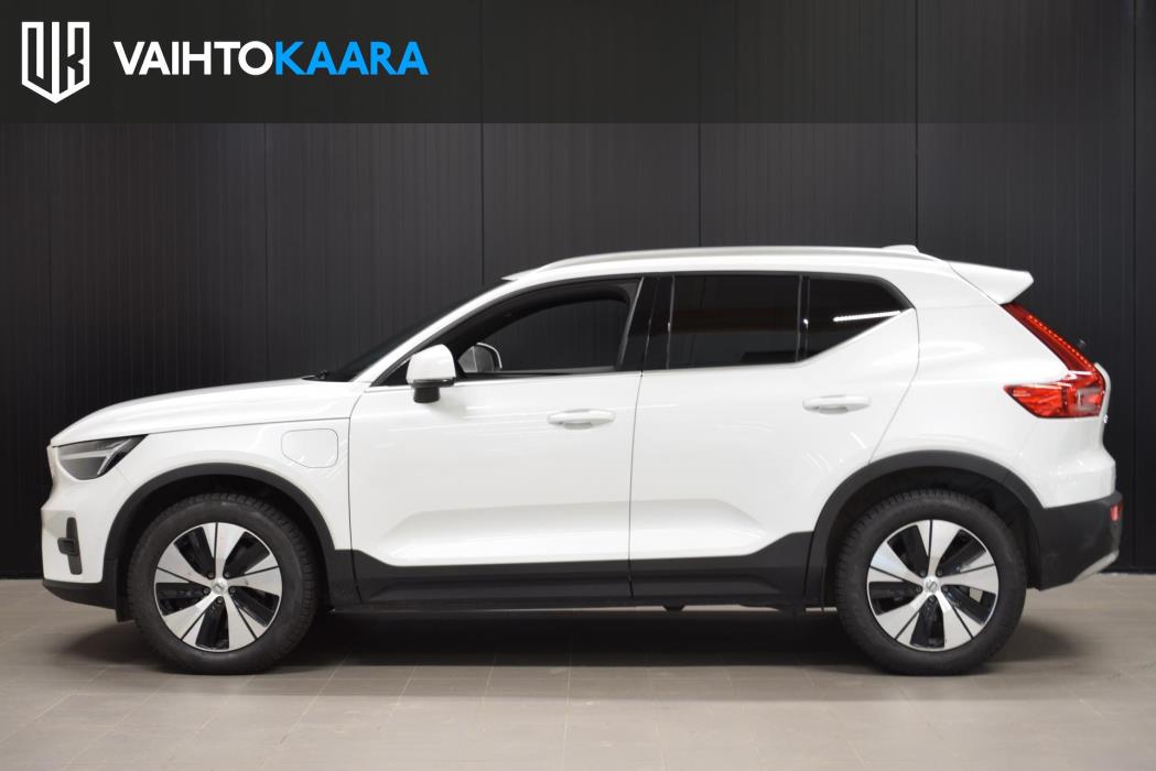 VOLVO XC40 2023