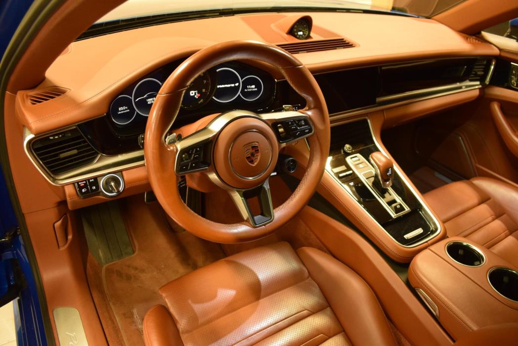 PORSCHE Panamera 2018