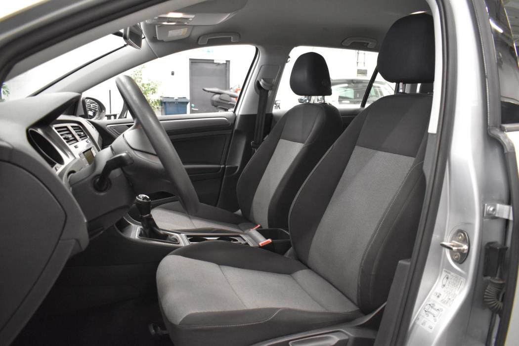 VOLKSWAGEN Golf 2016